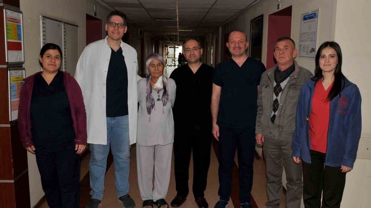 Yemek Borusu Kanseriyle Mücadelede Başarı: Yeni Bir Hayat