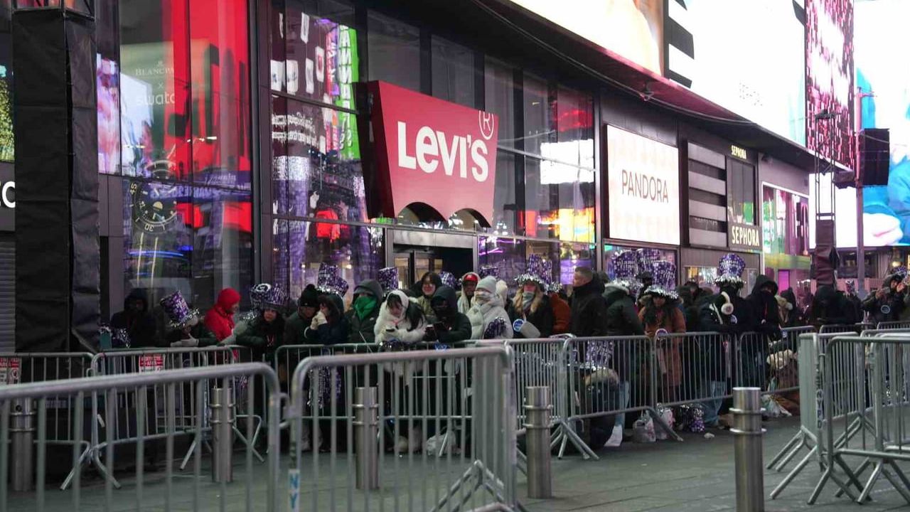 Yeni Yıl Kutlamaları ABD'de Yoğun Güvenlik Altında Gerçekleşti