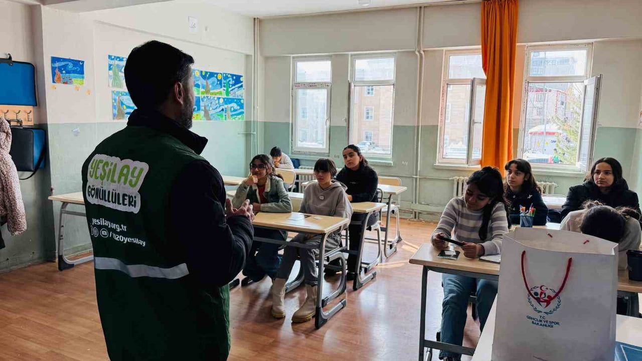 Yeşilay ve Öğrenciler: Bağımlılıkla Mücadele Eğitimi