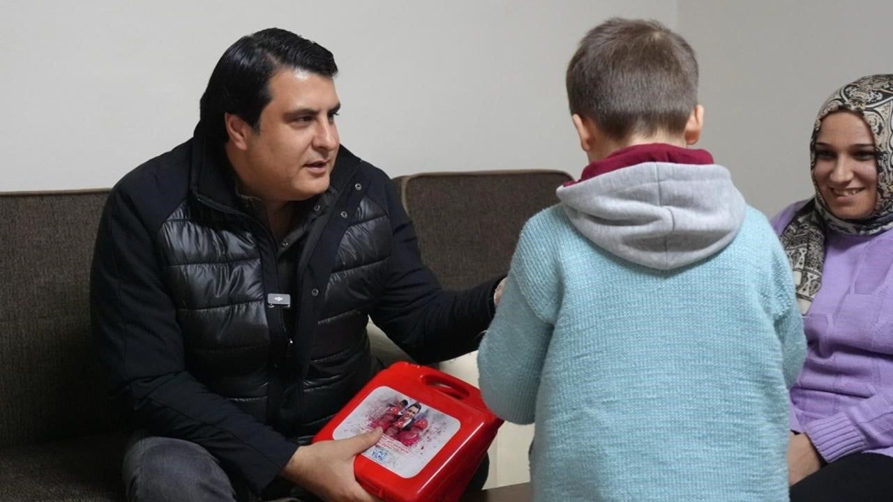 Yılmaz'dan Kömek Ailesine Destek Ziyareti