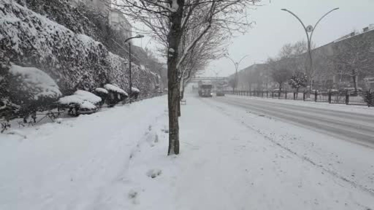 Yozgat'ta Kar Yağışı Sevinci