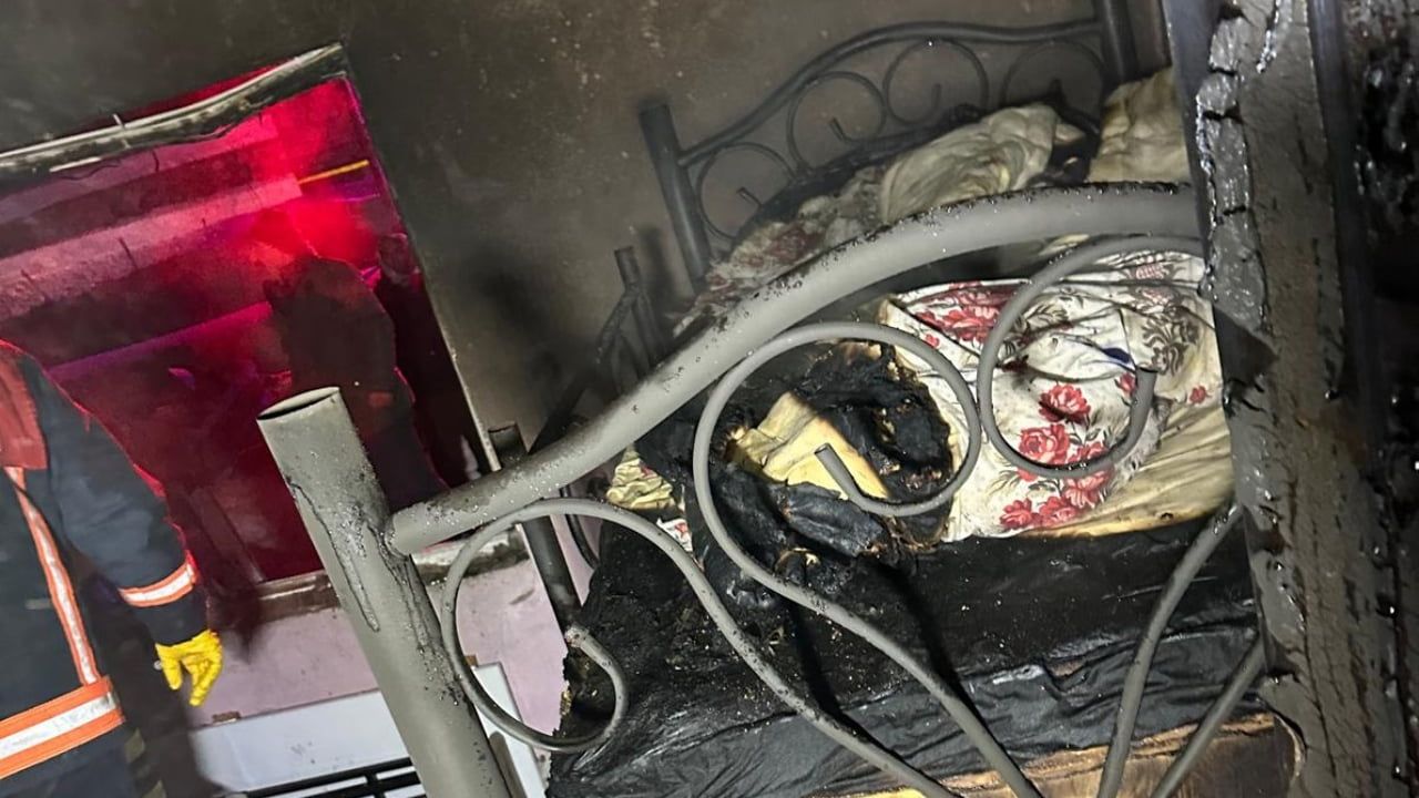 Yüksekova'da Ev Yangını: 4 Çocuk Hastaneye Kaldırıldı