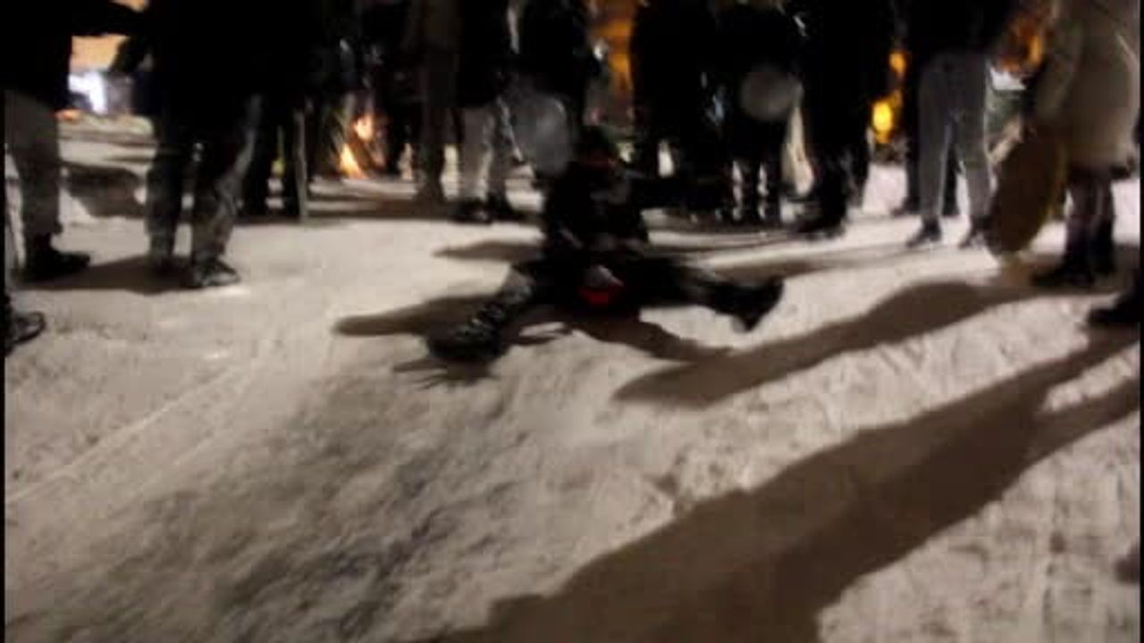 Zara'da Kar Eğlencesi: Mahalleli Çocuk ve Yetişkinler Sokaklarda