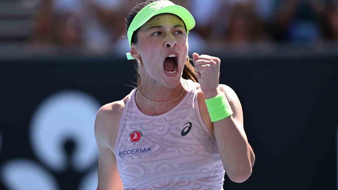 Zeynep Sönmez Avustralya Açık'ta 2. Tura Yükseldi