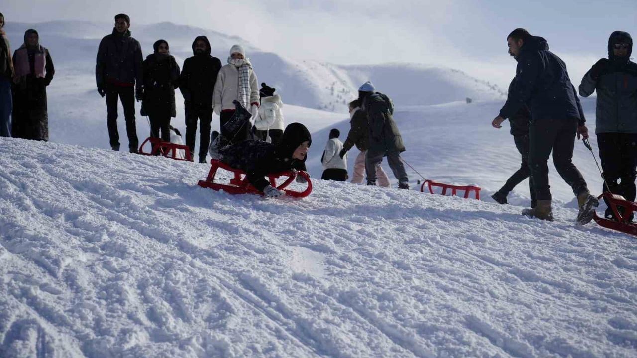 Zigana Kayak Merkezi'nde Sömestr Yoğunluğu Artıyor