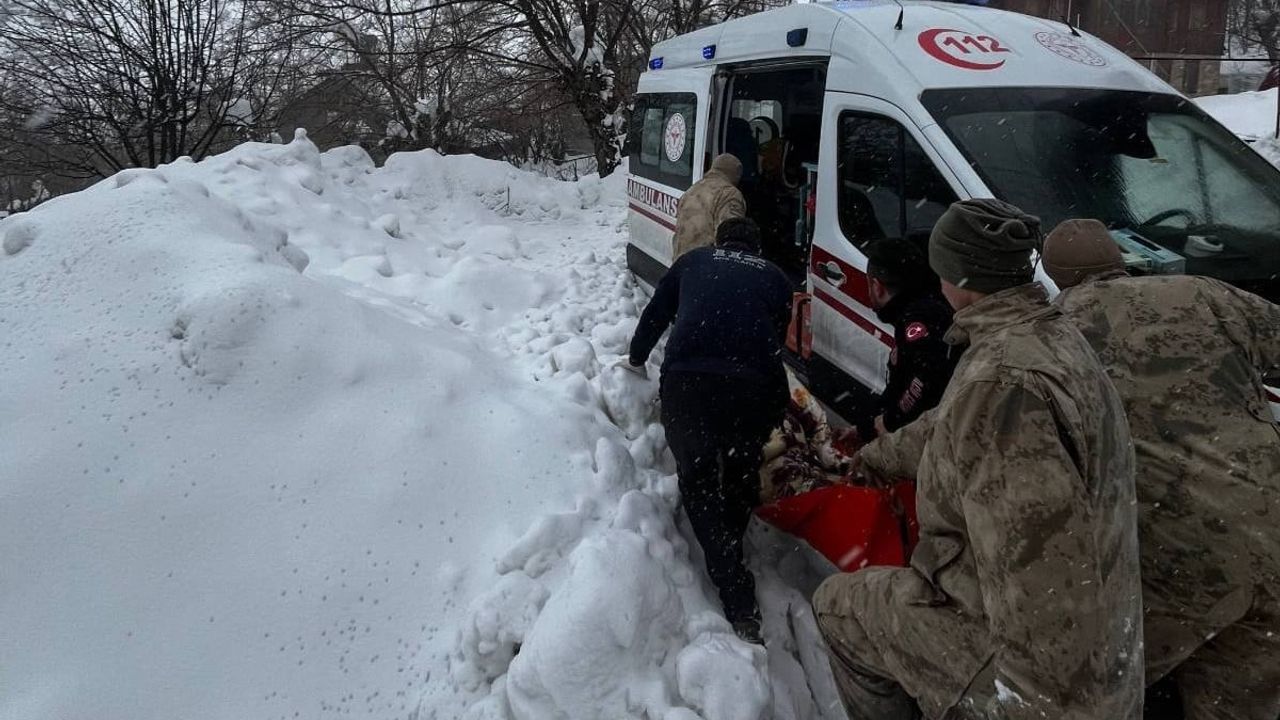 Zorlu Hava Koşullarında Hastaya Acil Yardım