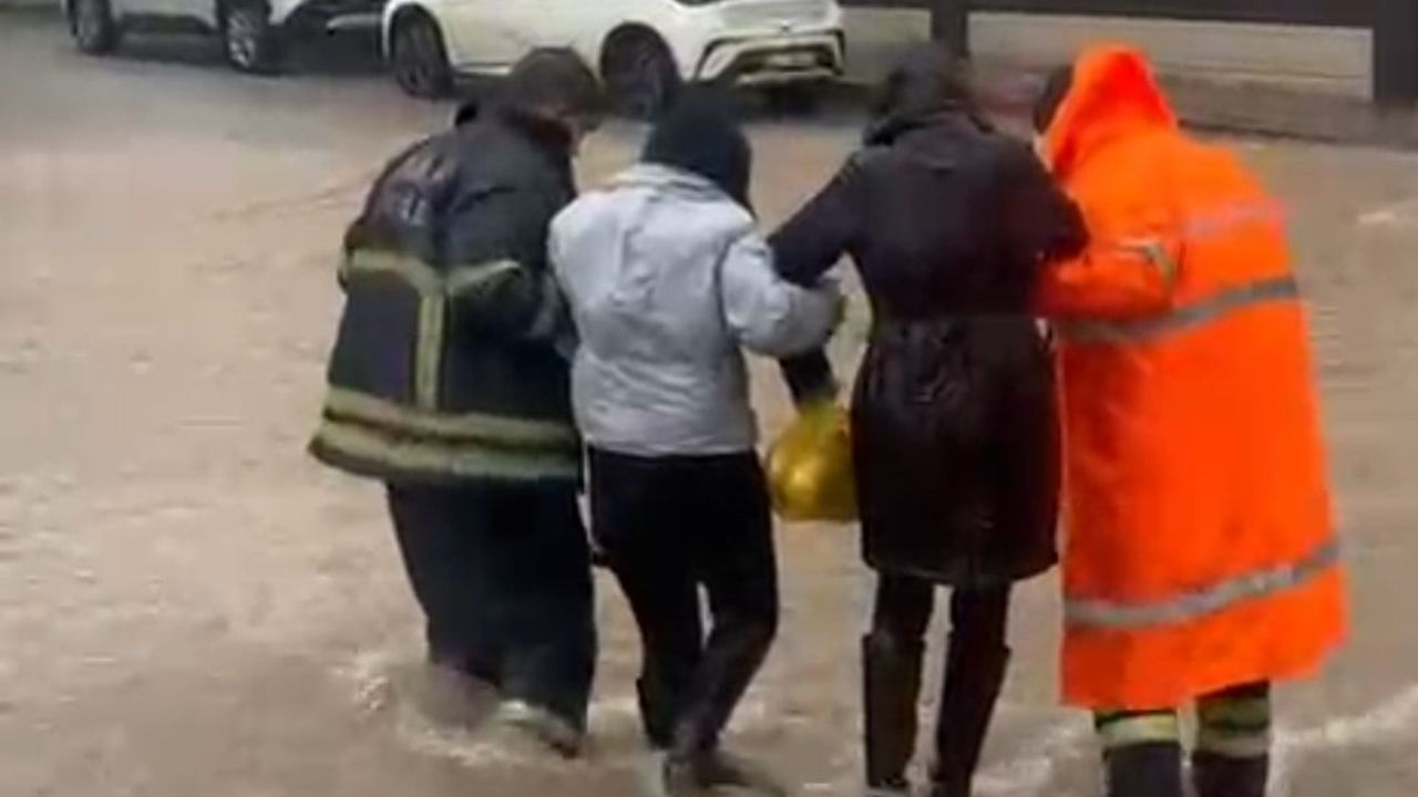 Adana'da Yağmur Sonrası Su Baskınları