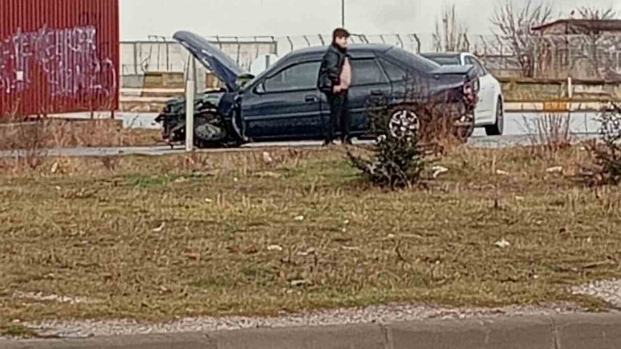 Afyonkarahisar'da Zincirleme Trafik Kazası: 3 Yaralı