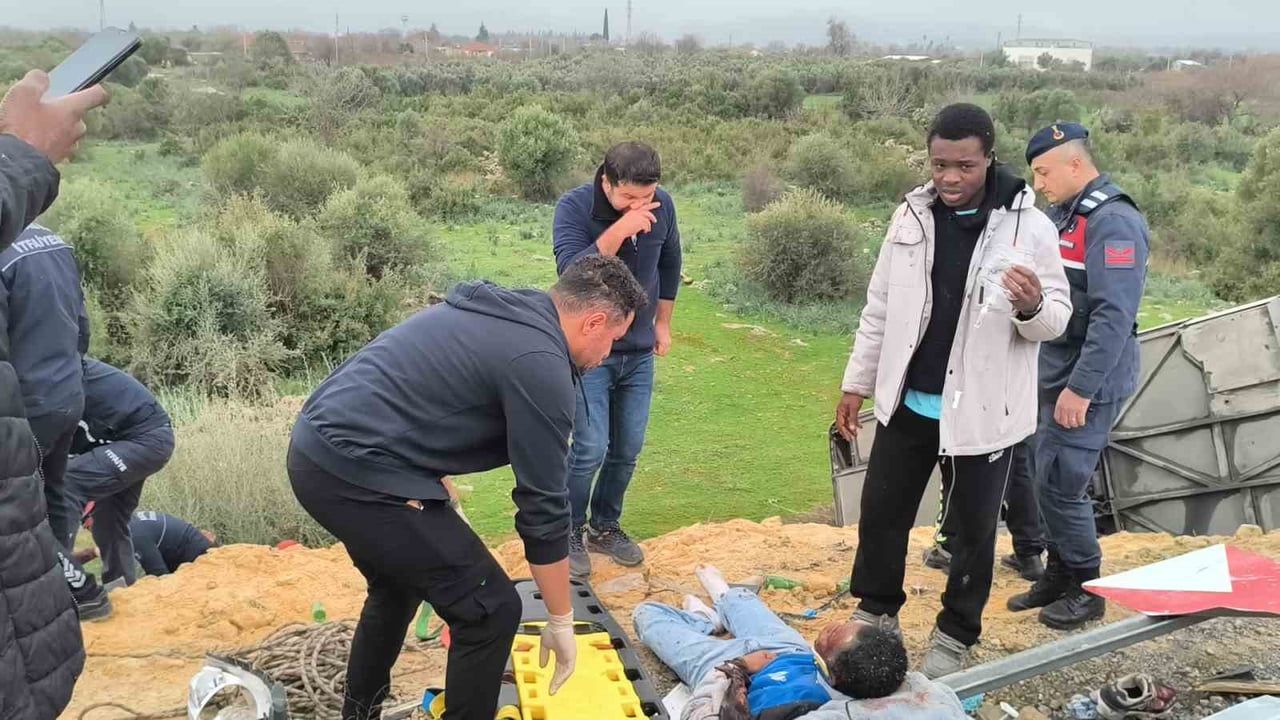 Antalya'da Yolcu Otobüsü Devrildi: 8 Ölü, 26 Yaralı