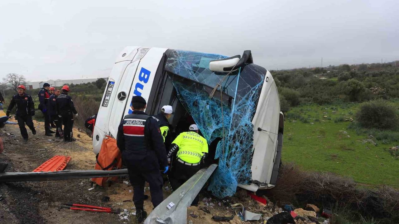 Antalya'daki Feci Otobüs Kazasında Hayatını Kaybedenlerin İsimleri Açıklandı