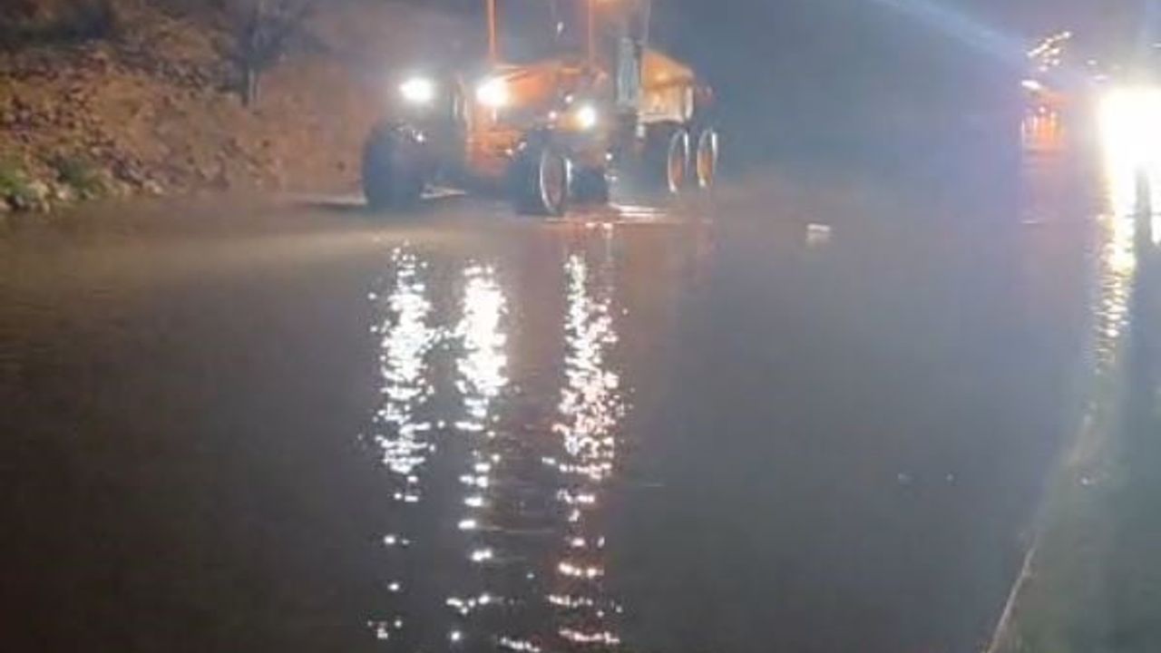 Aydın'da Sağanak Yağış Ulaşımı Olumsuz Etkiledi