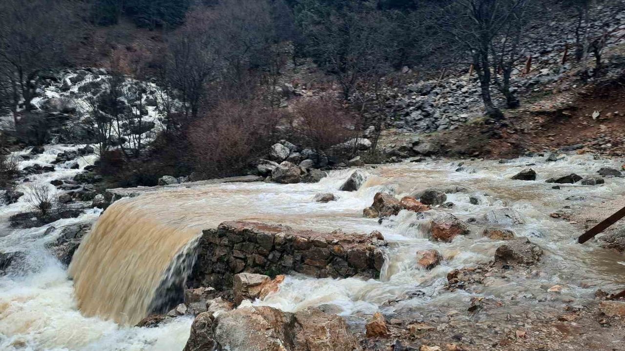 Aygırdibi Kaynağı Erken Coştu