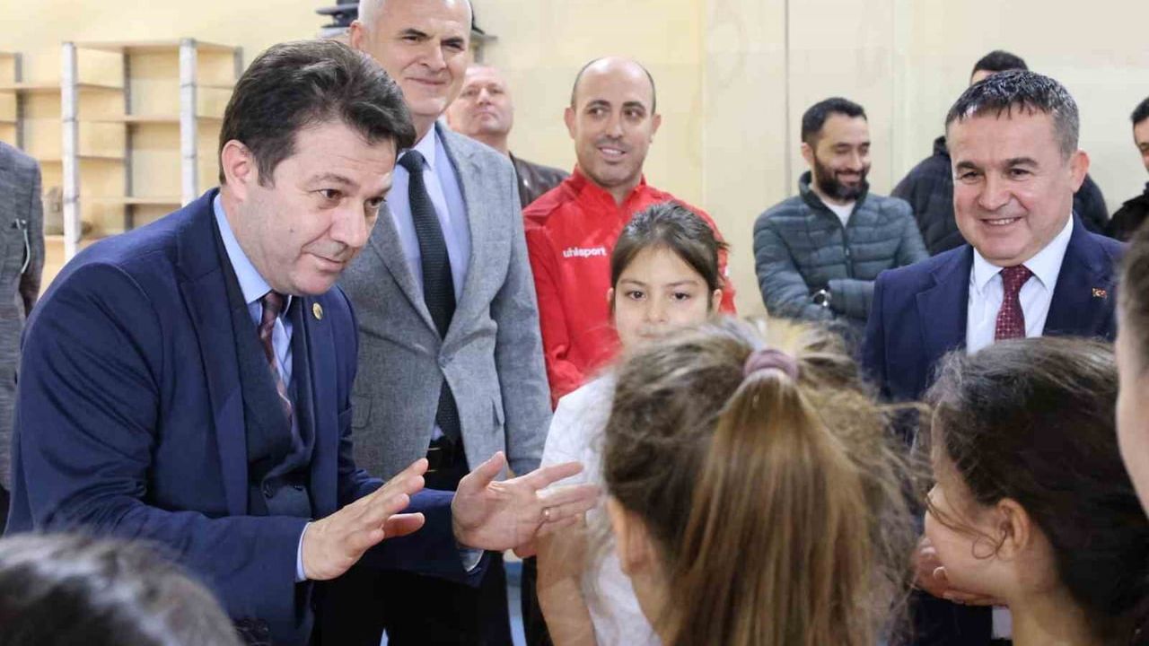 Cimnastik Federasyonu Başkanı Suat Çelen Bilecik'te Antrenmanları İnceledi