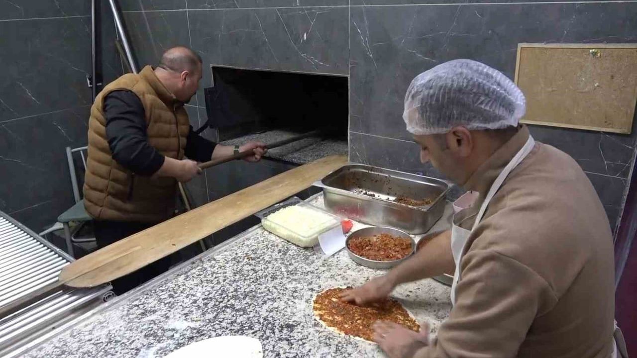 Deprem Sonrası Hayata Tutunan Esnaf