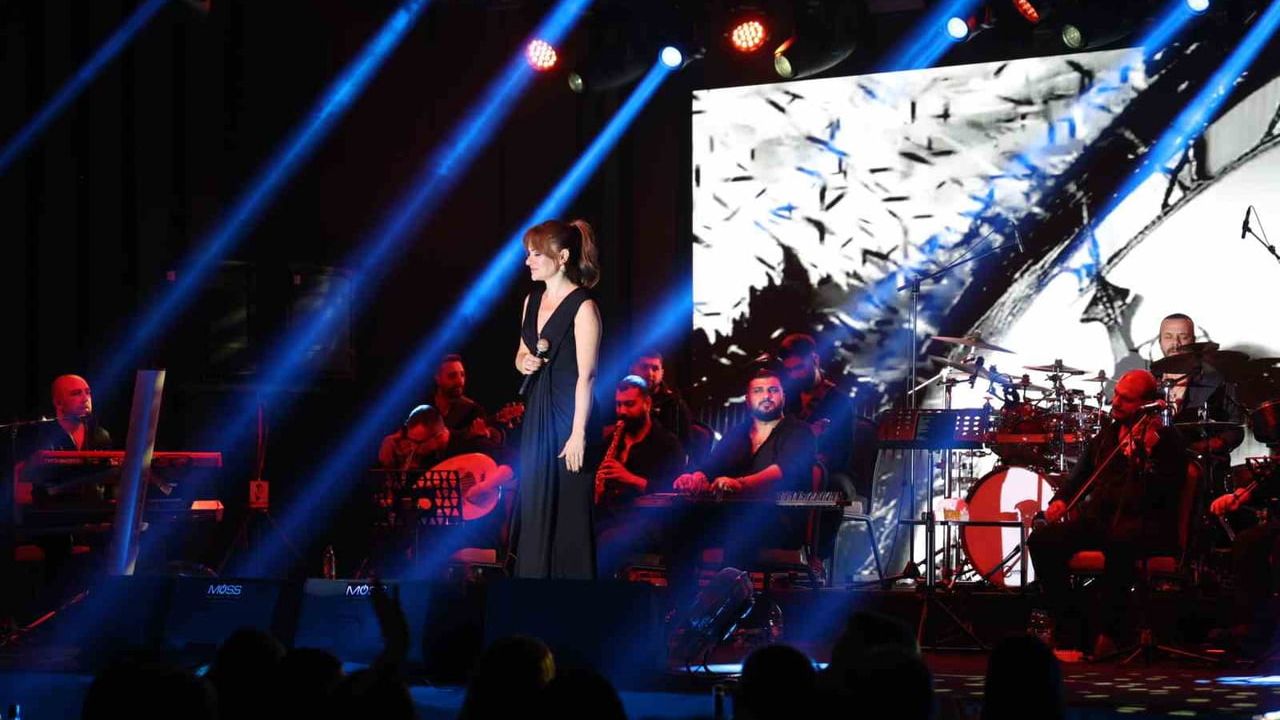 Derya Bedavacı'nın Kapadokya Performansı