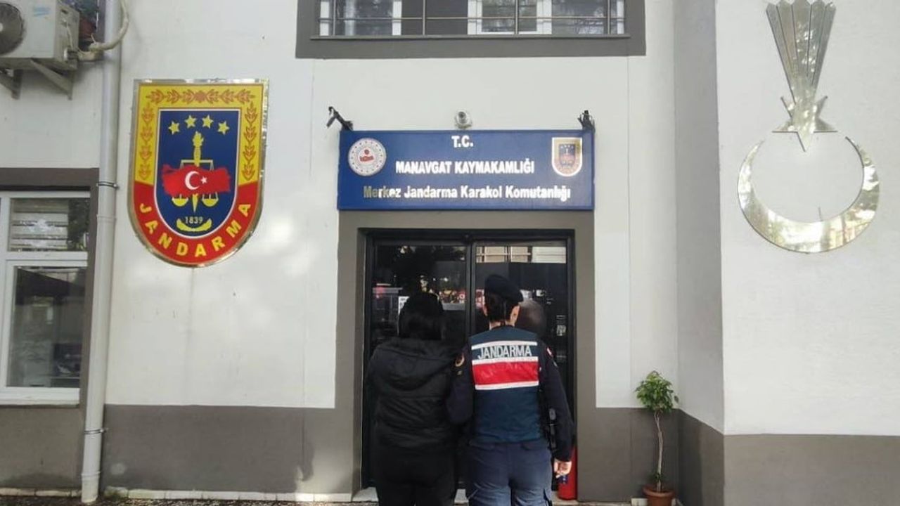 Dolandırıcılık Suçundan Aranan Şahıs Yakalandı