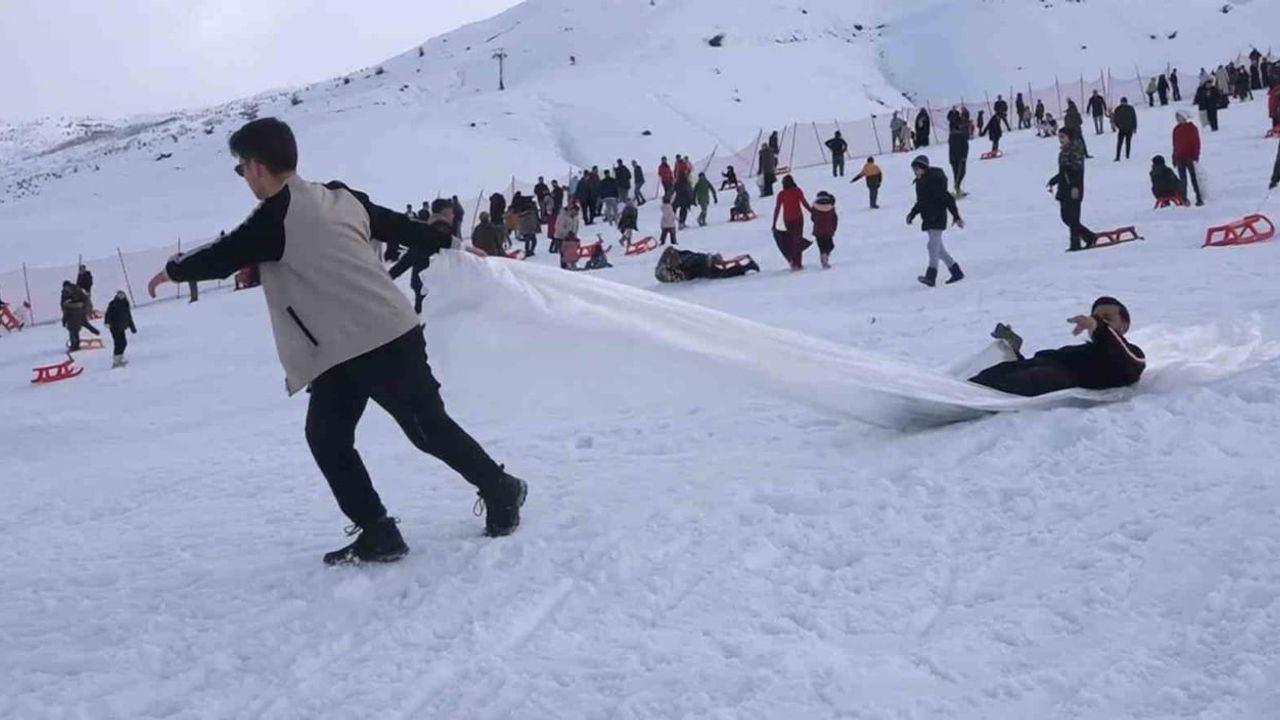 Güzeldağ Kayak Merkezi Yarıyıl Tatilinde Rekor Ziyaretçi Ağırladı