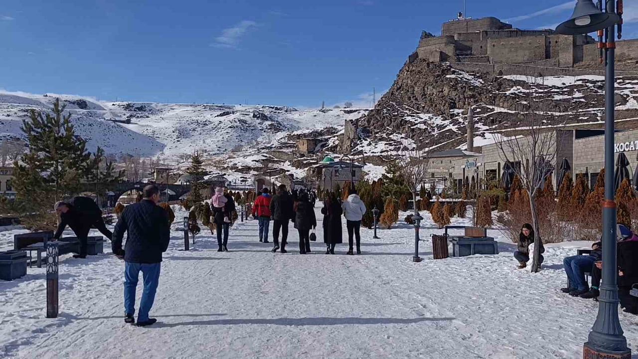 Kars'ta Sürpriz Bahar Havası
