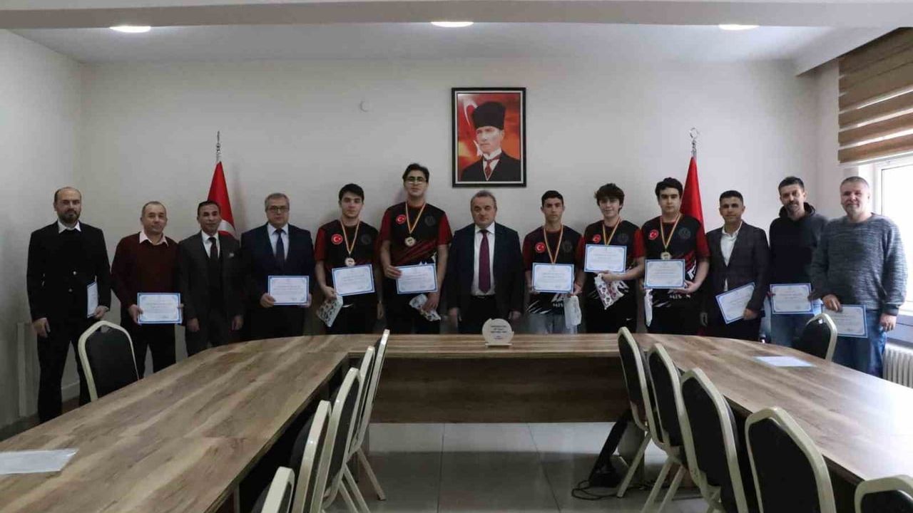 Kaymakam Öztürk: Gençlerimizin Başarılarına Destek Vermeye Devam Edeceğiz