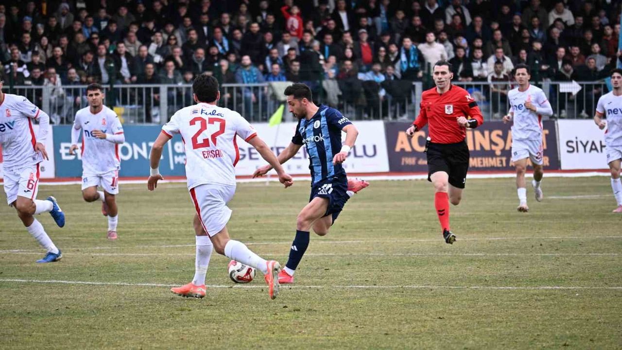 Kütahyaspor, Balıkesirspor'u 2-1 Yenerek Üst Sıraya Çıktı