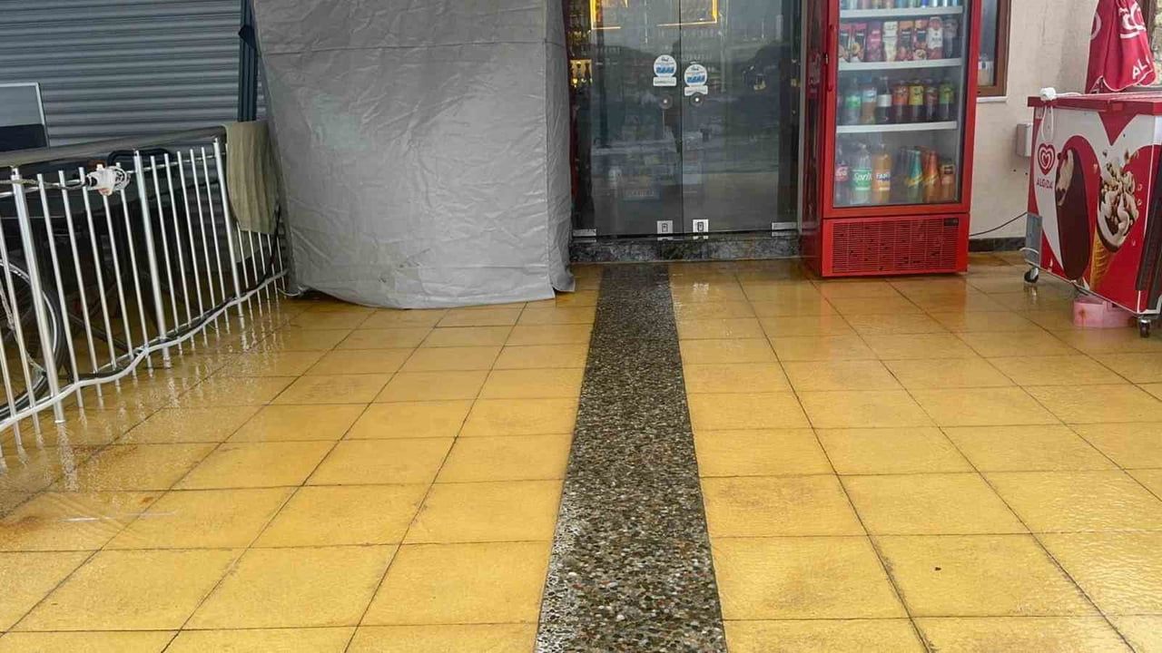 Marmaris'te Kuvvetli Lodos Etkili Oldu