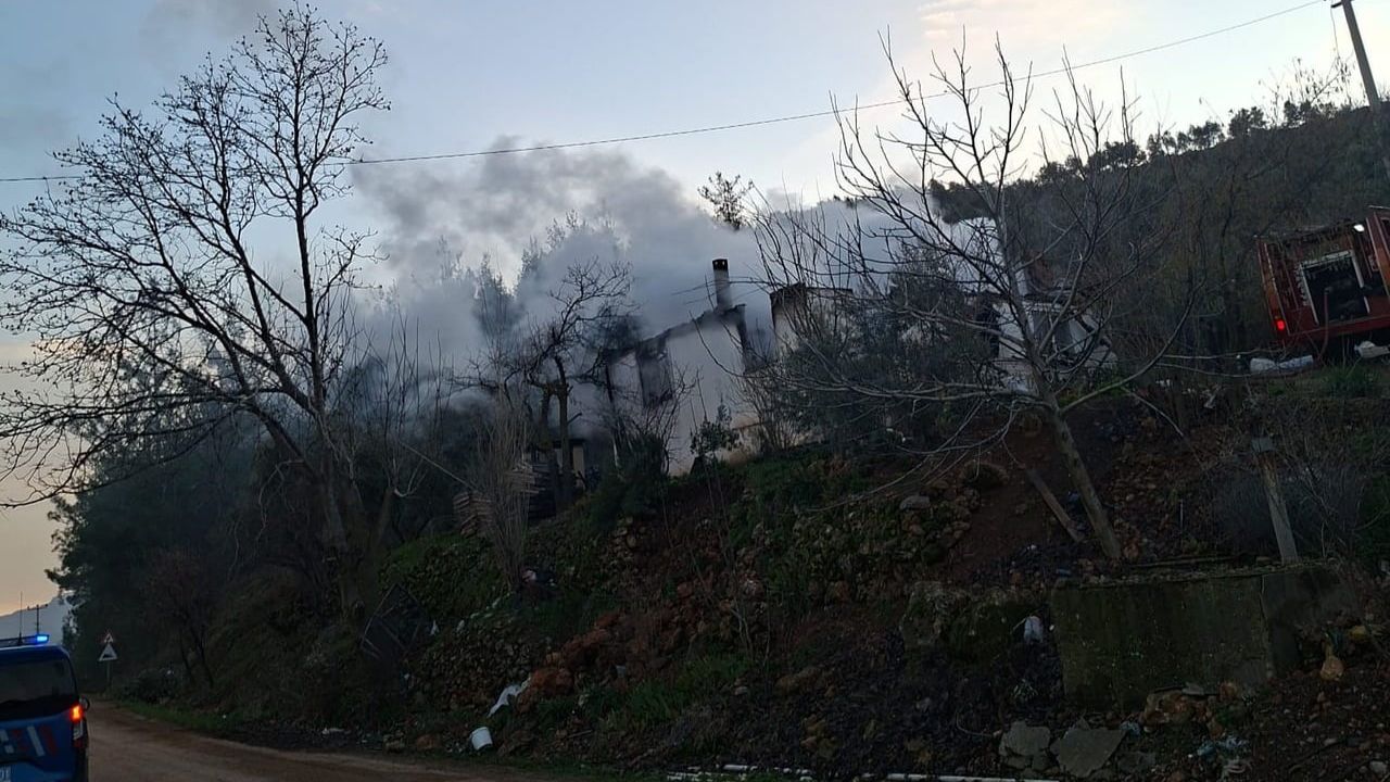 Muğla Menteşe'de Yangın: Müstakil Ev Kullanılamaz Hale Geldi