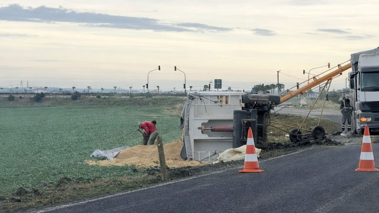 Muratlı'da Kamyon Devrildi