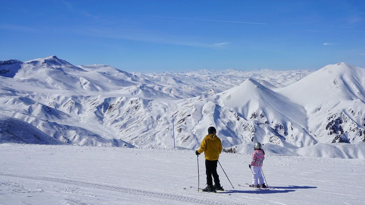Palandöken Kayak Merkezi'nde Kış Eğlencesi Devam Ediyor