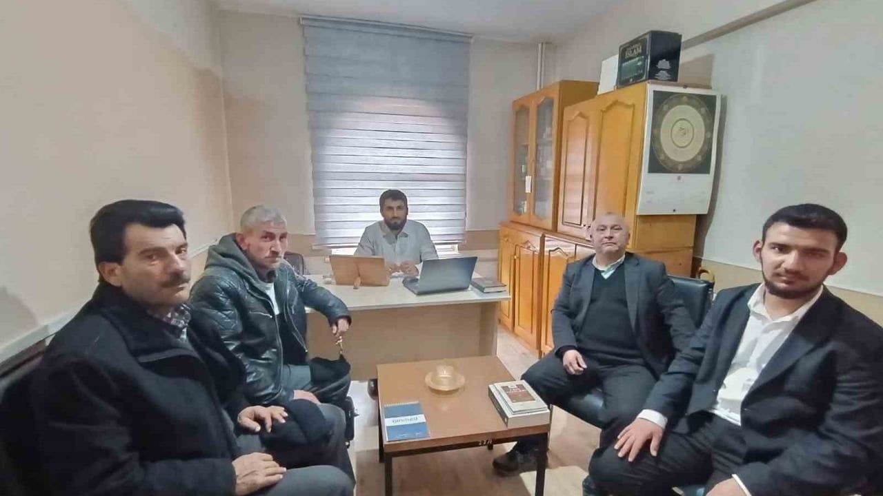 Seyitgazi'de Din Görevlilerinden 'Kitap Oku-Yorum' Buluşması