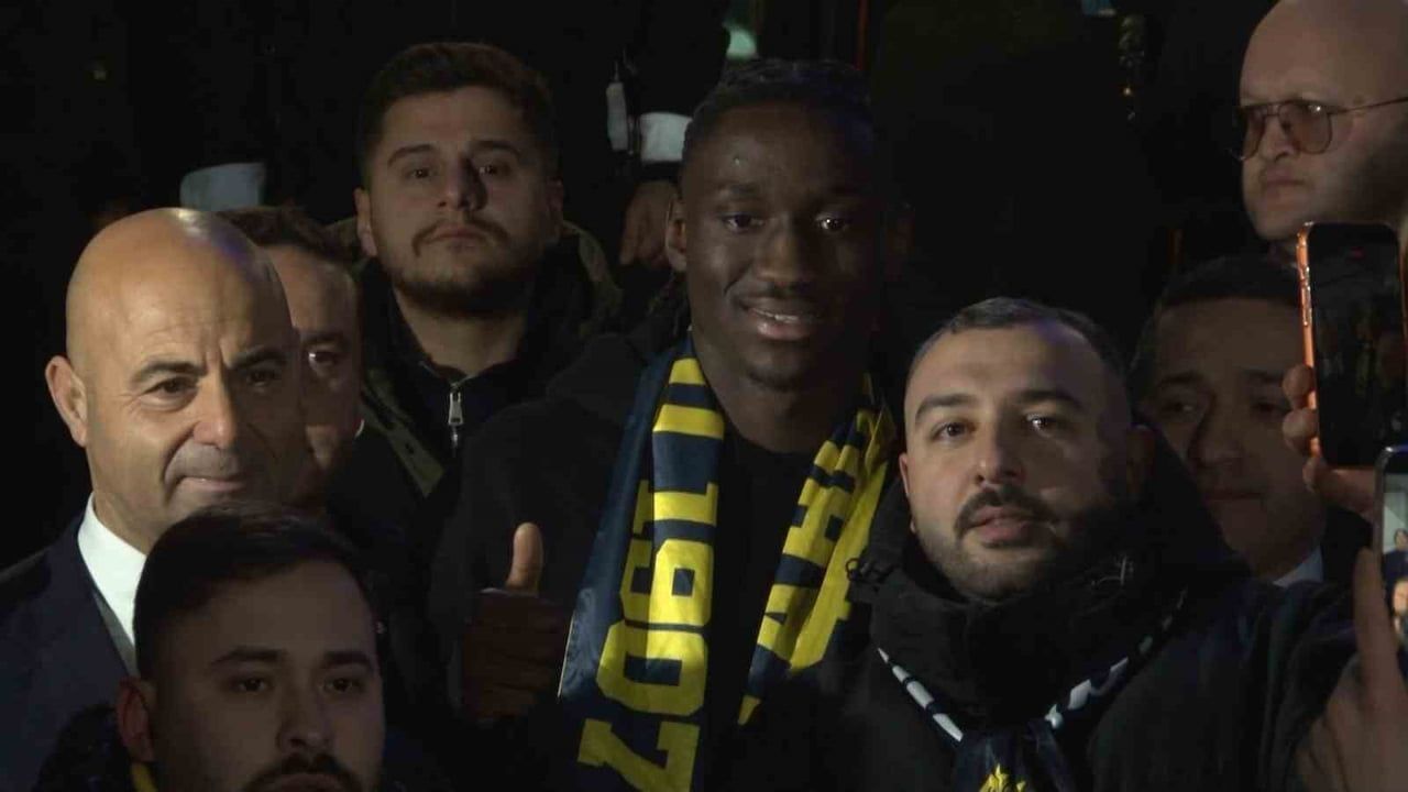 Sidiki Cherif İstanbul'da: Fenerbahçe'nin Yeni Transferi