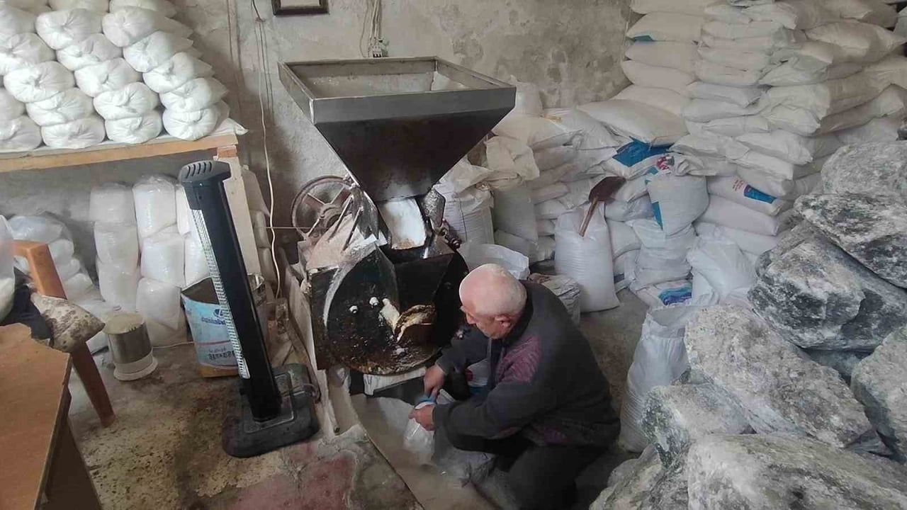 Yerköy'de Dede Mesleği: Kaya Tuzculuğu