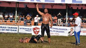  Perşembe Yaylası Yağlı Güreş ve Kültür Festivali'nde başpehlivan Ali Gürbüz oldu