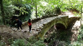 Rize'de Baba Kız Tarihi Kemer Köprüyü Temizledi