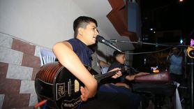 Müzisyen Baba ve Çocukları Düğünlerde Şahane Performanslar Sergiliyor