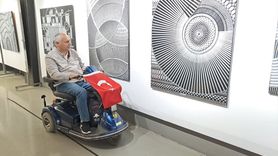 Sakarya'da Emekli Öğretmenden Sanat Dersi: Metal Atıklarla Sergi Açtı