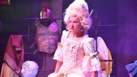 Trabzon'da 'Savaş Müzesi' Oyununun Prömiyeri Yapıldı