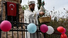 Bilecik'te Minareden Şeker Sarkıtma Geleneği Coşkuyla Yaşatılıyor