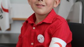 Türk Kızılay'dan Minik Gönüllüye Sürpriz Hediye