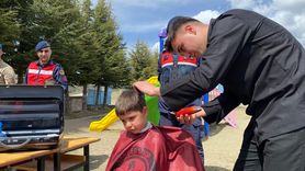 Yozgat'ta Jandarmadan Çocuklara Bayram Tıraşı