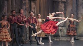 Antalya'da Don Kişot Balesinin Prömiyeri Gerçekleşti