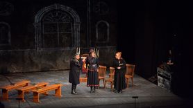 Bursa'da 'Mutlu Son' Oyunu Sahnelendi