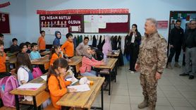 Iğdır Emniyet Müdürü, Minik Öğrencinin Doğum Gününü Kutladı