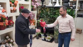 Mutlu Evliliğin Gizemi: Abdülkadir Ekmekçi'nin Çiçeklerle Dolu Hayatı