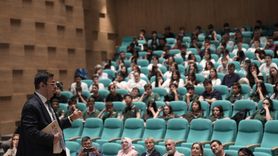 Engelli Vekil Serkan Bayram'ın Hikayesini Anlatan 'Buğday Tanesi' Filmi İzmir'de Öğrencilerle Buluştu