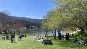 Gölcük Tabiat Parkı'nda Hafta Sonu Kalabalığı