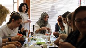 Yunus Emre Enstitüsü'nden Kosovalı Kadınlara İpek Koza Sanatı Eğitimi