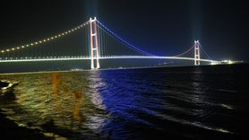 Fenerbahçe Beko'nun Dev Bayrakları Tarihi Köprülerde Dalgalanıyor