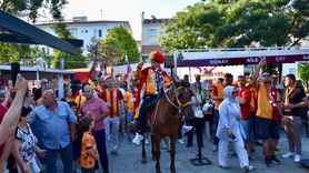 Galatasaray Taraftarları Tekirdağ'da Coşkuyla Şampiyonluğu Kutladı
