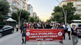 Karaman'da Halk Oyunları Yıldızlar Türkiye Şampiyonası Kortej Yürüyüşü