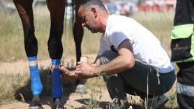 Kırklareli'de Yağlı Güreş Şenliği Kapsamında At Yarışları Düzenlendi